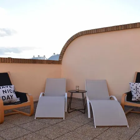 Atico Con Vistas Al Castillo Al Lado Del Mar Apartment