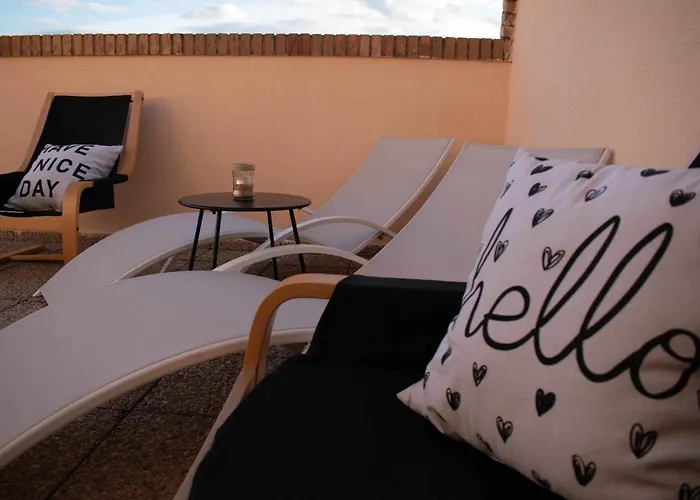 Atico Con Vistas Al Castillo Al Lado Del Mar Апартаменты *